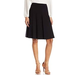 🔮Nine West pleated skirt